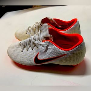 Nike Soccer Cleats. slightly used, still in good condition.
